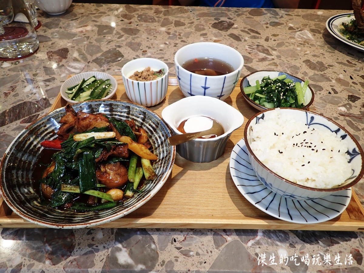 台中『湯明茶樓』,將傳統台味以現代方式呈現,保證是親朋好友的聚餐首選 - 第25張圖